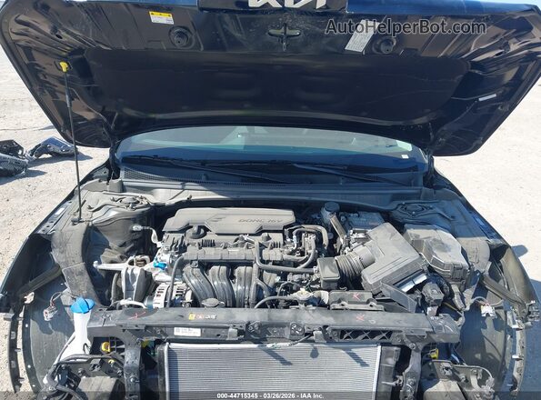 3KPFT4DE3SE145137 2025 KIA K4 Black Vista trasera