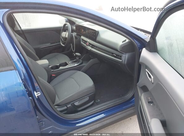 3KPFT4DE3SE164433 2025 KIA K4 Blue Front interior view