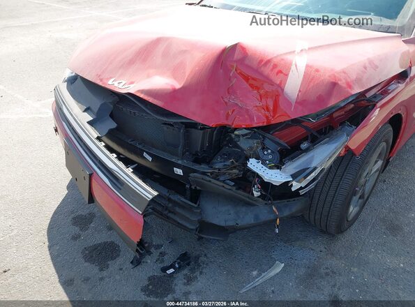 3KPFT4DE3SE249871 2025 KIA K4 Красный Вид спереди