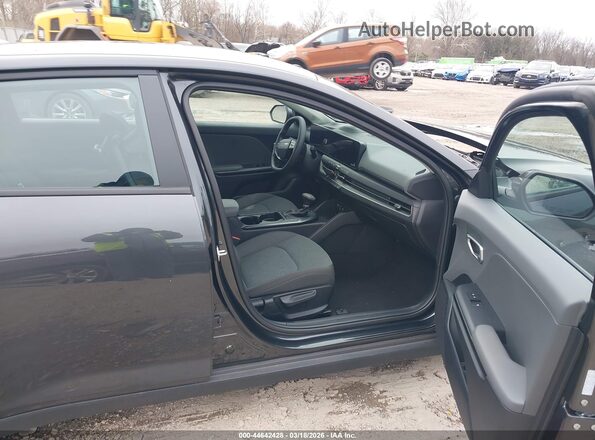 3KPFT4DE4SE220136 2025 KIA K4 Серый Вид салона спереди