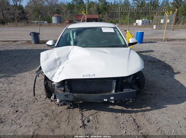 3KPFT4DE7SE014180 2025 KIA K4 White 