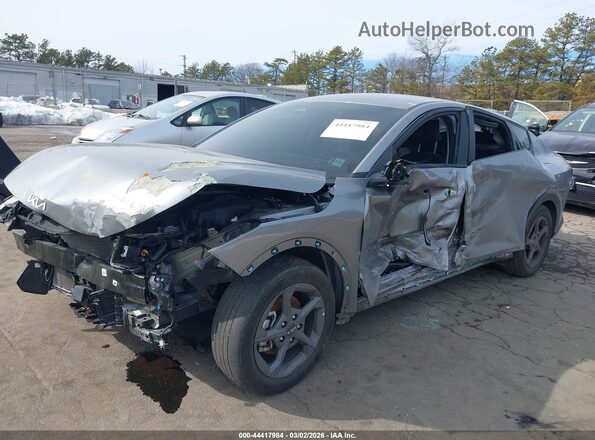 3KPFT4DE8SE038102 2025 KIA K4 Silver Widok z przodu
