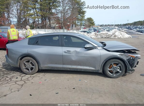 3KPFT4DE8SE038102 2025 KIA K4 Silver Widok wnętrza 360 stopni