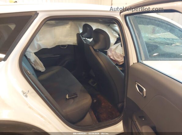 3KPFT4DEXSE037310 2025 KIA K4 White 