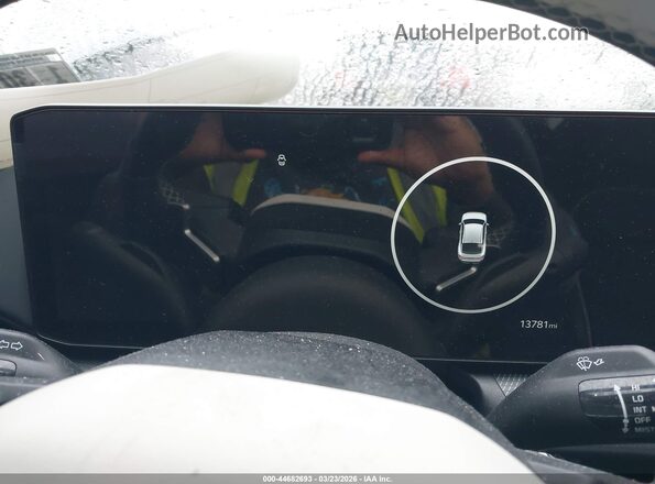 3KPFW4DE2SE047112 2025 KIA K4 Gray Vista de los asientos traseros