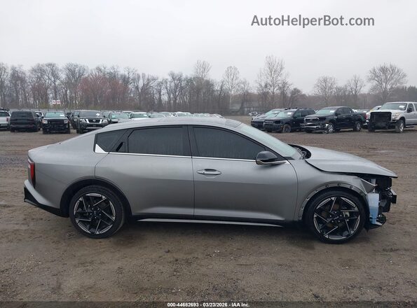 3KPFW4DE2SE047112 2025 KIA K4 Gray Vista interior de 360 grados