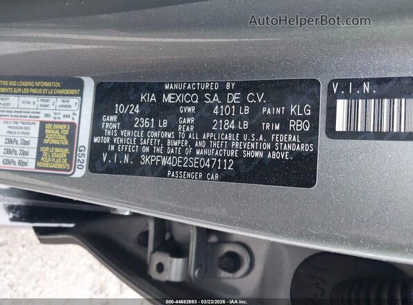 3KPFW4DE2SE047112 2025 KIA K4 Gray Vista del compartimento del motor