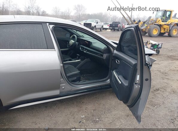 3KPFW4DE2SE047112 2025 KIA K4 Gray Vista interior delantera