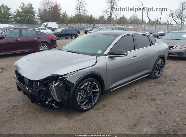 3KPFW4DE2SE047112 2025 KIA K4 Gray Vista tres cuartos delantera izquierda