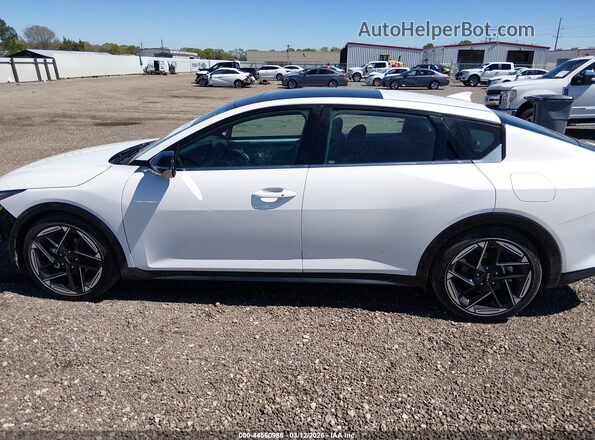 3KPFW4DE2SE122987 2025 KIA K4 White 