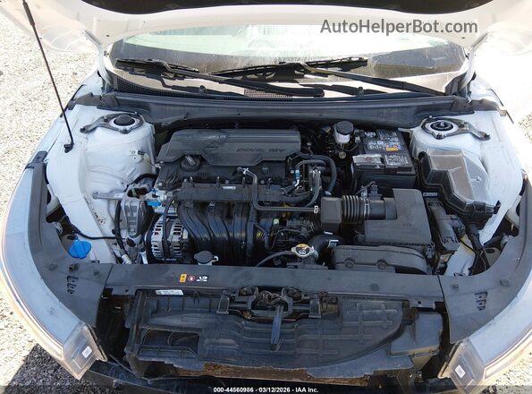 3KPFW4DE2SE122987 2025 KIA K4 White Vista trasera