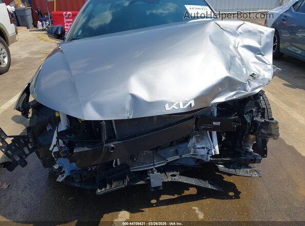 3KPFW4DE3SE209085 2025 KIA K4 Gray 