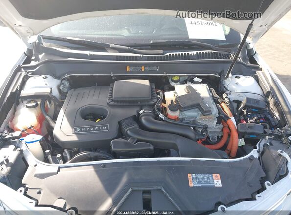 3LN6L2LU2GR606062 2016 LINCOLN MKZ HYBRID White Вид ззаду