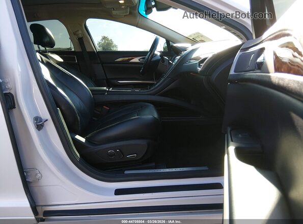 3LN6L2LU9GR629032 2016 LINCOLN MKZ HYBRID White Вид салону спереду