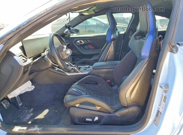 3MF13DM04R8E42079 2024 BMW M2 Blue Vista interior delantera