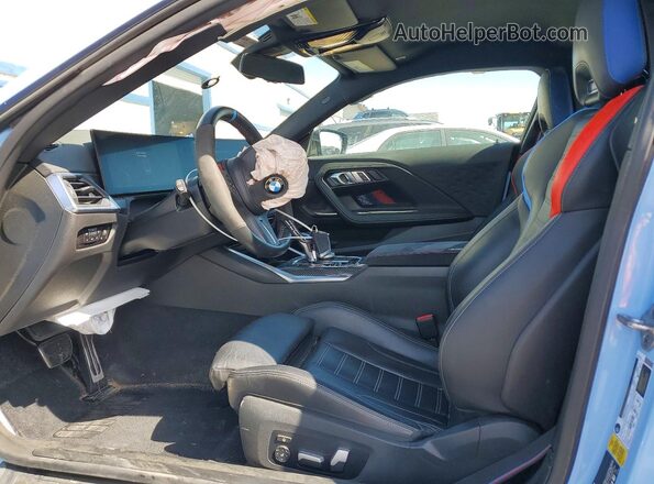 3MF13DM09P8D50690 2023 BMW M2 Blue წინა სალონის ხედი