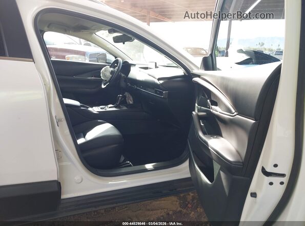3MVDMBBL4NM409808 2022 MAZDA CX-30 Белый Вид салона спереди