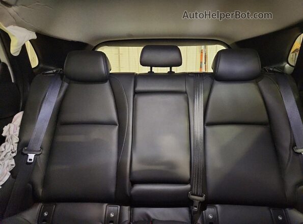 3MVDMBBM5PM534232 2023 MAZDA CX-30 White Vista de los asientos traseros