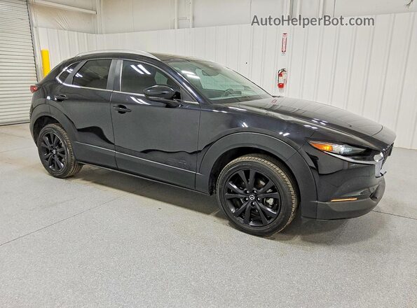 3MVDMBBM7RM701984 2024 MAZDA CX-30 Черный Передняя правая четверть