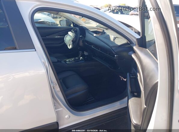3MVDMBBMXSM774126 2025 MAZDA CX-30 White Front interior view