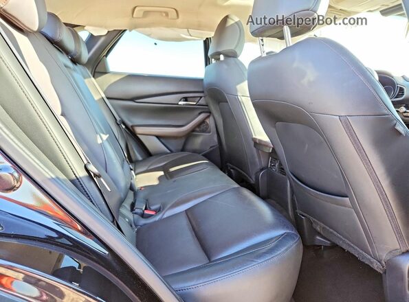 3MVDMBDL1MM303621 2021 MAZDA CX-30 Black Rear interior view