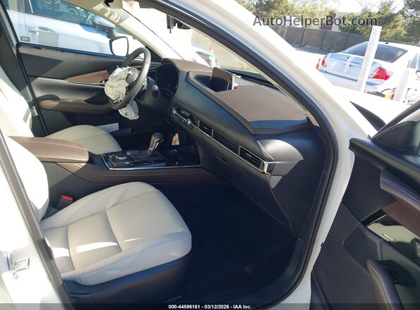 3MVDMBDM4SM775365 2025 MAZDA CX-30 White 