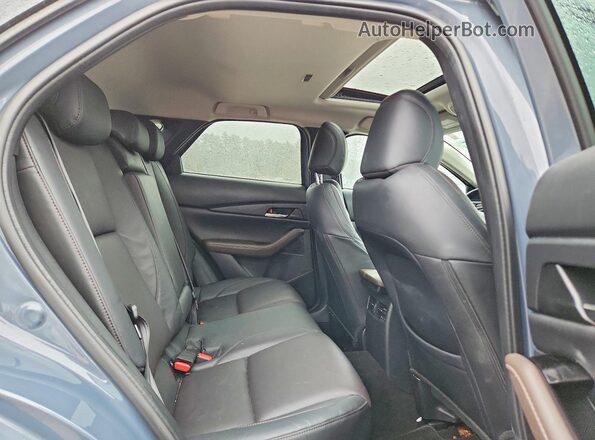 3MVDMBEY2MM301452 2021 MAZDA CX-30 Gray Вид задньої частини салону