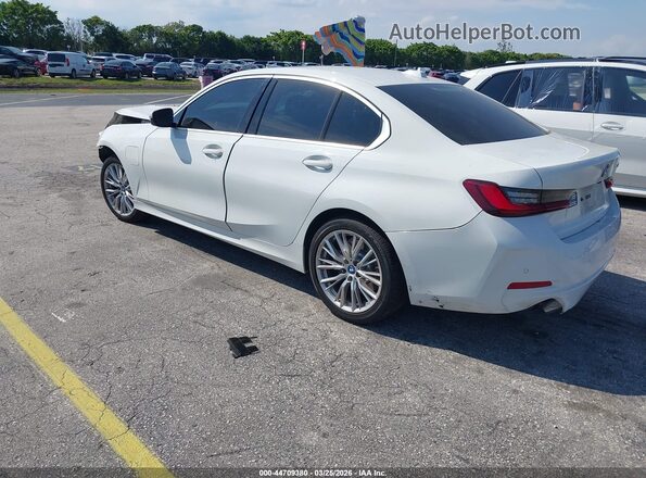 3MW39FF04R8E12418 2024 BMW 7 SERIES White 