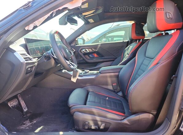 3MW43CM07T8G12661 2026 BMW M2 Black Вид салону спереду