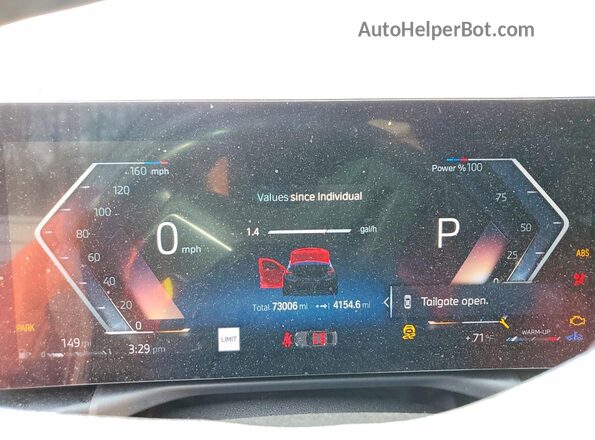 3MW49FS01P8D04510 2023 BMW M3 Black ხელსაწყოთა პანელის ხედი