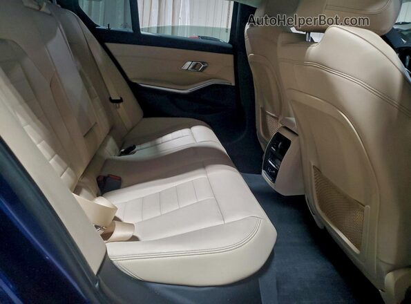 3MW5R7J04L8B04047 2020 BMW 3 SERIES Blue Հետևի նստատեղերի տեսք