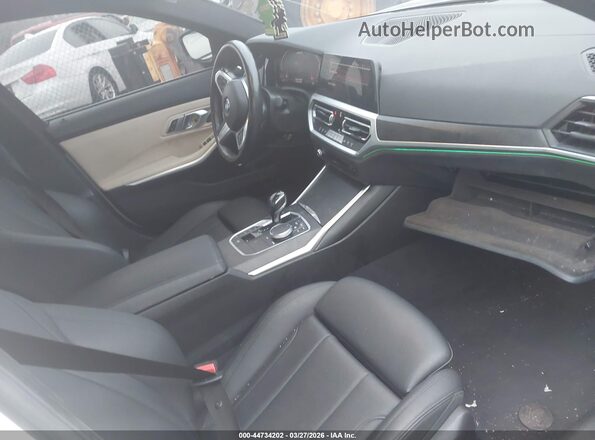 3MW5U9J01M8B62581 2021 BMW M3 White 