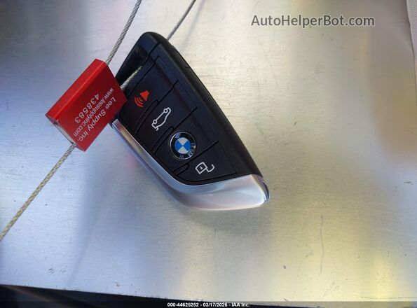 3MW69CW02S8F59015 2025 BMW 3 SERIES Gray Vista del salpicadero