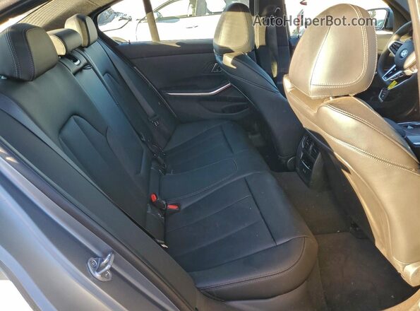 3MW69CW03T8F96091 2026 BMW 3 SERIES Gray უკანა სავარძლების ხედი