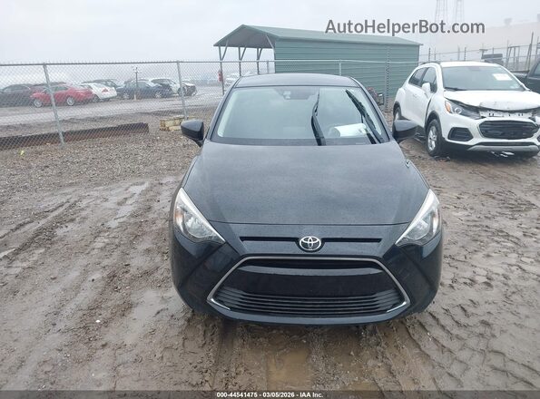 3MYDLBYV0JY316771 2018 TOYOTA YARIS IA Черный Вид щитка приборов