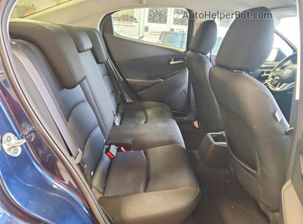 3MYDLBYV0JY319119 2018 TOYOTA YARIS Blue Հետևի նստատեղերի տեսք
