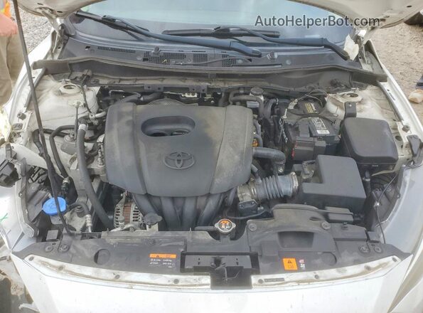 3MYDLBYV0KY513635 2019 TOYOTA LE White 