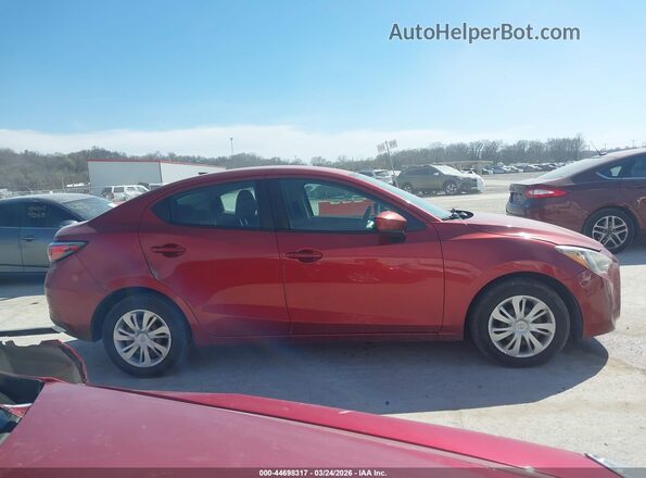 3MYDLBYV1KY509755 2019 TOYOTA YARIS Red Widok wnętrza z tyłu