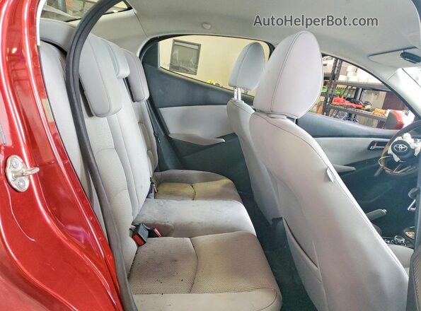 3MYDLBYV1LY700514 2020 TOYOTA YARIS Red Widok tylnych siedzeń