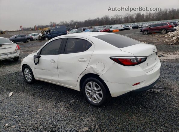 3MYDLBYV2HY175583 2017 TOYOTA YARIS White Rear left