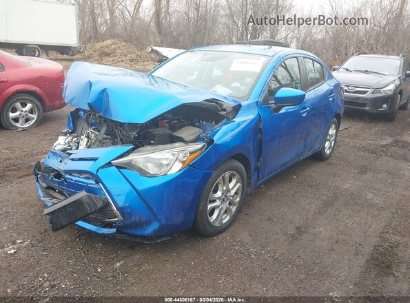 3MYDLBYV2JY325018 2018 TOYOTA YARIS IA Blue Vista tres cuartos delantera izquierda