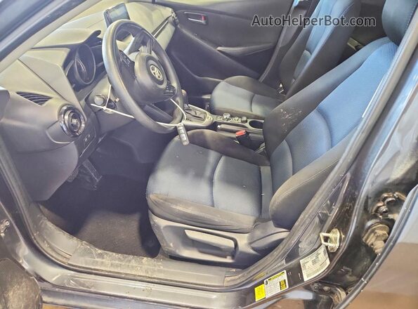 3MYDLBYV3LY708680 2020 TOYOTA YARIS Gray Front interior view