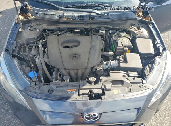 3MYDLBYV4HY155609 2017 TOYOTA YARIS Серый Вид задней части салона