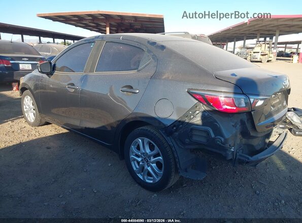 3MYDLBYV5JY306771 2018 TOYOTA YARIS IA Gray 