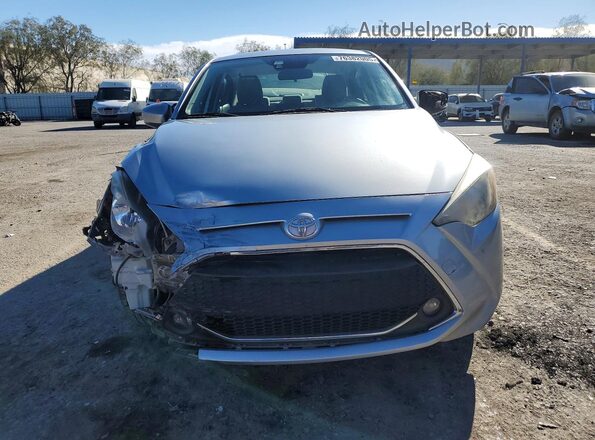 3MYDLBYV5KY501576 2019 TOYOTA YARIS Silver 