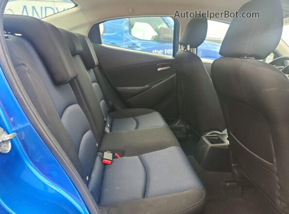 3MYDLBYV5KY508186 2019 TOYOTA YARIS Blue 