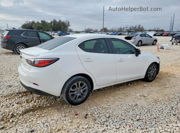 3MYDLBYV5LY715453 2020 TOYOTA YARIS White Задня права чверть