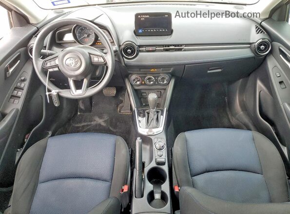 3MYDLBYV5LY715453 2020 TOYOTA YARIS White Вид панелі приладів