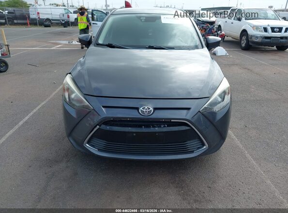 3MYDLBYV6HY149455 2017 TOYOTA YARIS IA Черный Вид спереди