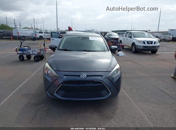 3MYDLBYV6HY149455 2017 TOYOTA YARIS IA Черный Вид щитка приборов